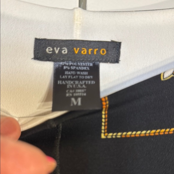 NWOT Elegant Black and Gold Flattering Sheath Sleeveless Dress - Picture 2 of 7